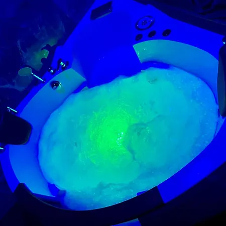 Piano Terra Con Idromassaggio Parco Dora-daniele's House